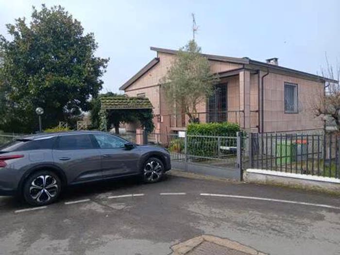 Casa con 6 locali in vendita in Via Riccagioia, Torrazza Coste