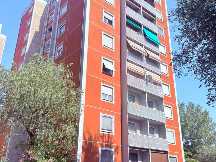Appartamento quadrilocale in vendita in Via degli Ippocastani, Quartiere Olmi, Milano