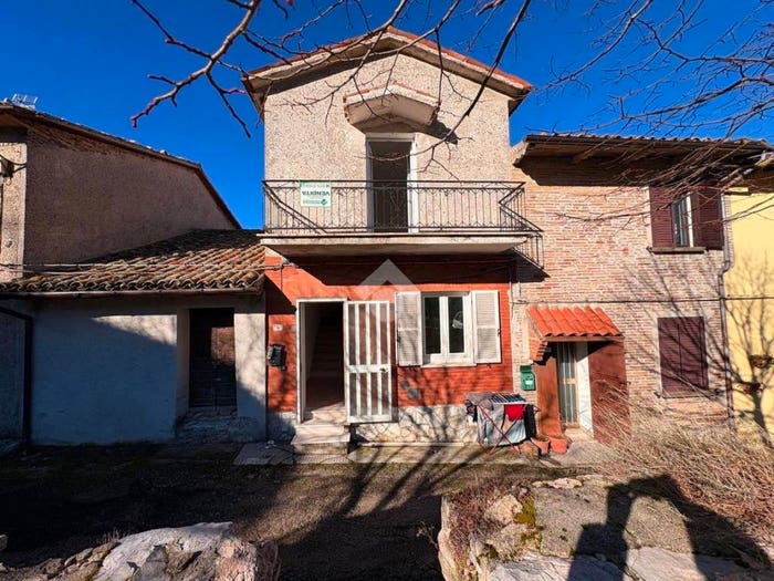 Casa quadrilocale in vendita in Via S Cristoforo, Centro, Fossato di Vico