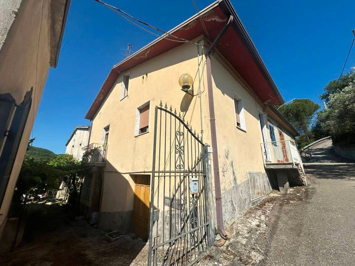 Casa con 6 locali in vendita in Via Cotoli, Toccanisi, San Nicola Manfredi