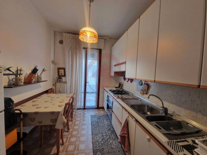 Appartamento quadrilocale in vendita in Via Fulvio Testi, Guizza, Padova