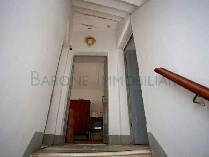 Casa con 6 locali in vendita in via Castagnola di Sotto, Castagnola, Massa