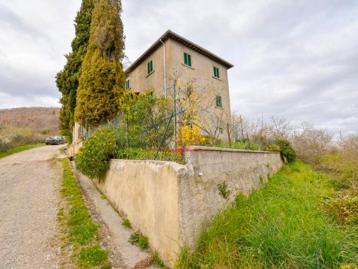 Appartamento con 6 locali in vendita in Loc Albiano, Palazzo del Pero, Arezzo