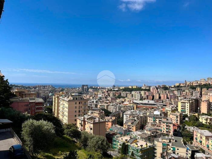 Appartamento quadrilocale in vendita in Via Paolo Magretti, Marassi, Genova