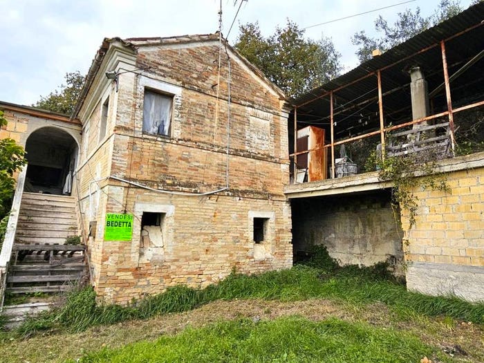 Casa con 5 locali in vendita in Via Monte San Michele, Centro, Montecosaro