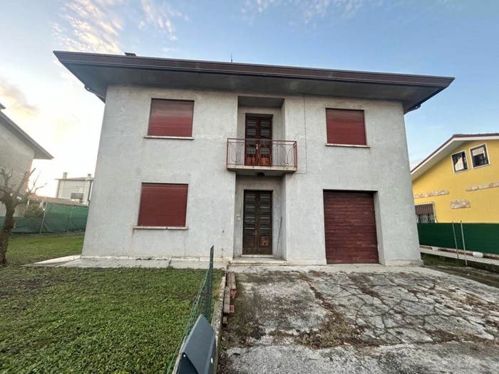 Casa con 6 locali in vendita in Viale Giuseppe Mazzini, Centro, Mestrino