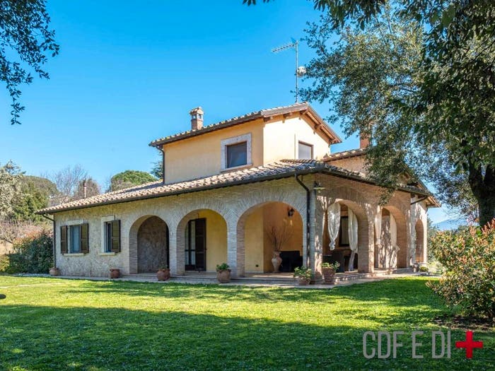 Casa con 6 locali in vendita in Civitella d'Agliano