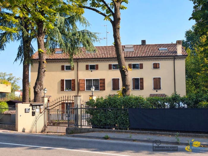 Appartamento bilocale in vendita in Piazza di Basilicanova Via Traversetolo, Piazza, Montechiarugolo