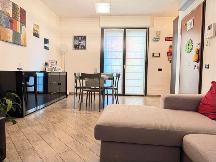 Appartamento trilocale in vendita in via romilli, Lodi Brenta, Milano
