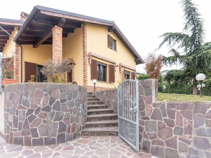 Casa con 6 locali in vendita in Valleversa Caniglie, Asti