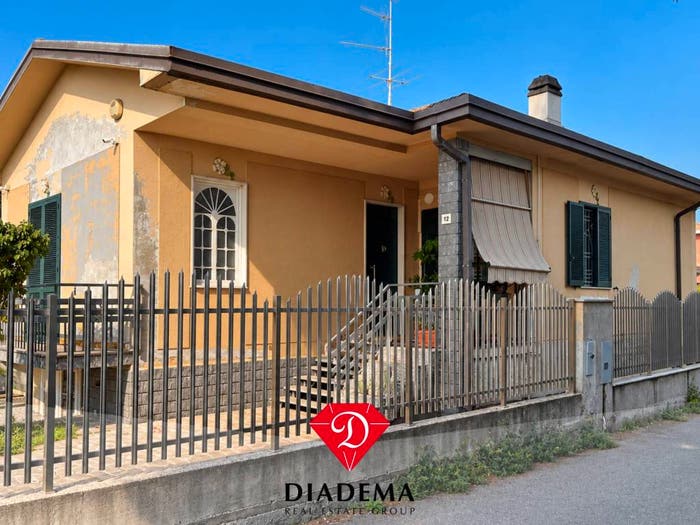 Casa trilocale in vendita in Via Mercadante, Fagnano Olona