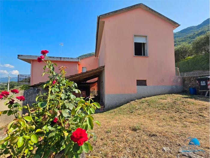 Casa quadrilocale in vendita in Stroncone