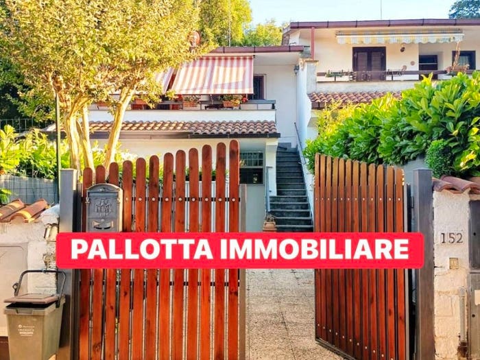 Appartamento trilocale in vendita in Via dei Pini, Centro, Valentano