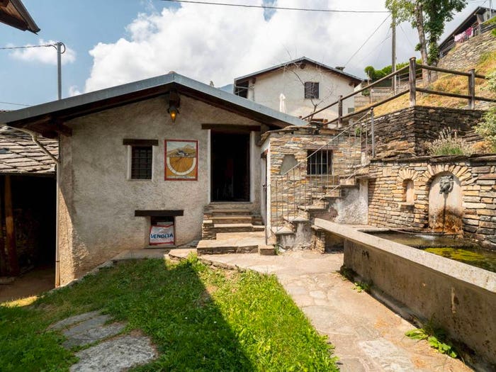 Casa trilocale in vendita in Borgata GrazianiCivalleri snc, Sampeyre