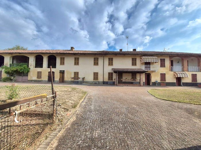 Casa con 5 locali in vendita in Via Montechiaro, Castell'Alfero