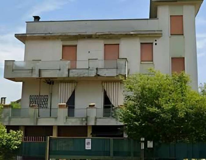 Appartamento quadrilocale in vendita in Via monte grappa, Centro, Tribiano