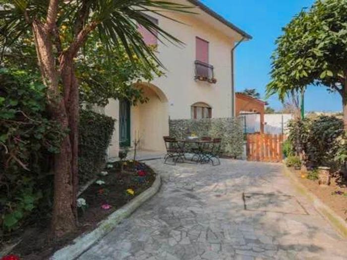 Casa con 6 locali in vendita in Via Caracciololo, Centro, Meta