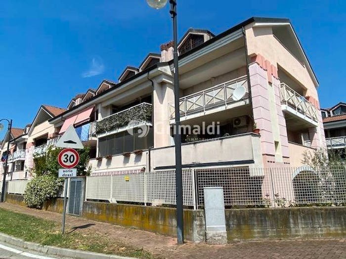 Appartamento trilocale in vendita in Via Visconti, Vermezzo, Vermezzo con Zelo
