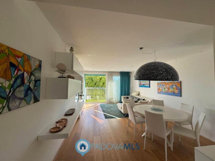 Appartamento quadrilocale in vendita in Via dei Pioppi Accesso al Mare, Lido Centro Ovest, Jesolo