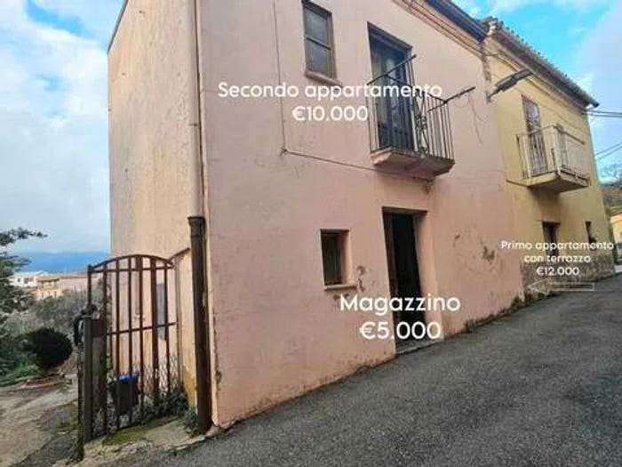 Casa con 6 locali in vendita in Via Gregorio Lamanna, Pontegrande Sant'Elia, Catanzaro