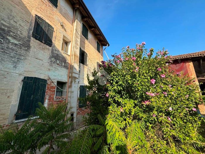 Casa con 6 locali in vendita in Via Tolomei, Loreggia
