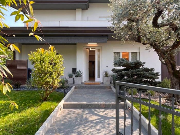 Casa con 6 locali in vendita in Roncade