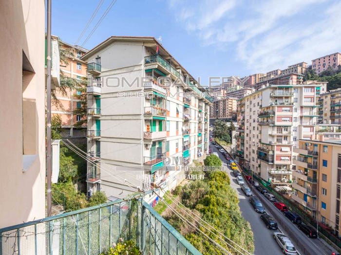 Appartamento trilocale in vendita in Via Vesuvio, Oregina, Genova