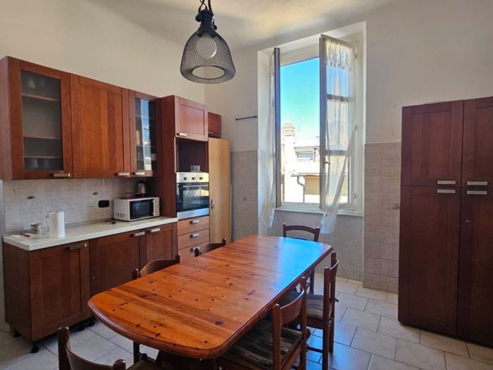 Appartamento quadrilocale in vendita in Vico del Fieno, Caricamento, Genova