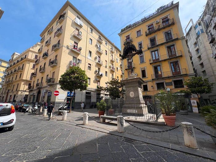 Appartamento con 5 locali in vendita in Via Piazza Larga, Borgo Orefici, Napoli