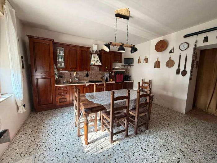 Appartamento con 6 locali in vendita in strada SEGRADA, Goito