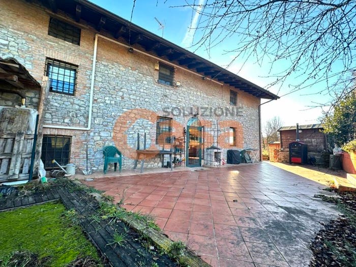 Casa quadrilocale in vendita in Loc rezzano, Rezzano, Carpaneto Piacentino