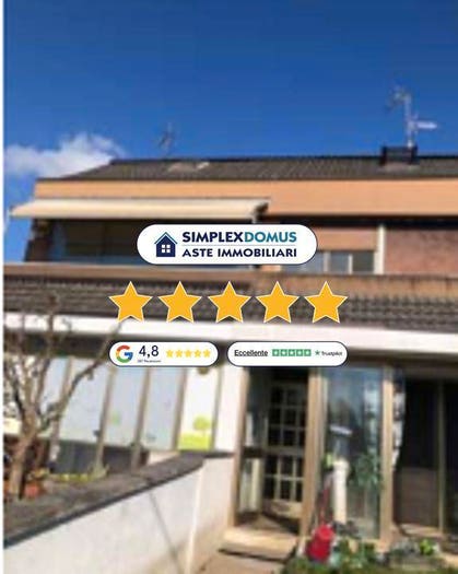 Casa con 6 locali in vendita in Viale Alcide de Gasperi, Motta Visconti