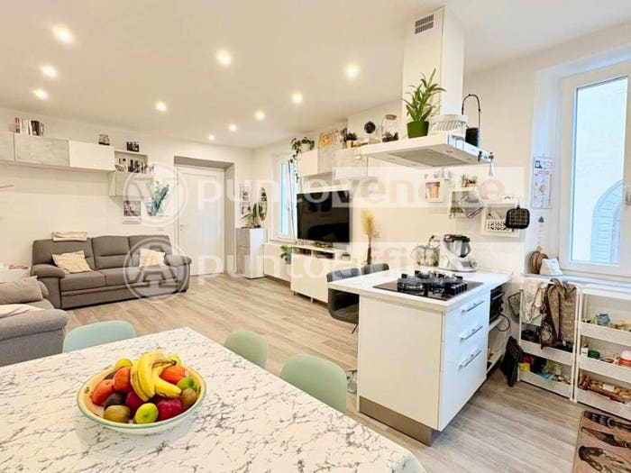 Appartamento con 5 locali in vendita in Piazza del Carmine, Piazza Anfiteatro Torre Guinigi, Lucca