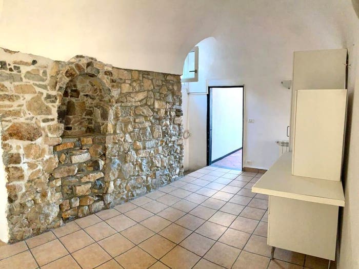 Casa trilocale in vendita in Via Principale, Bestagno, Pontedassio