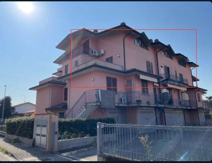 Appartamento con 6 locali in vendita in Via Quarterone, Centro, Arzago d'Adda
