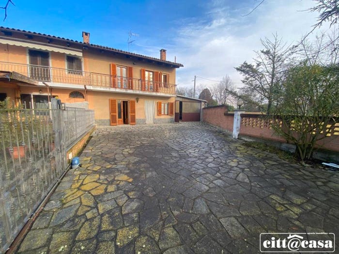 Casa con 5 locali in vendita in Cocconato