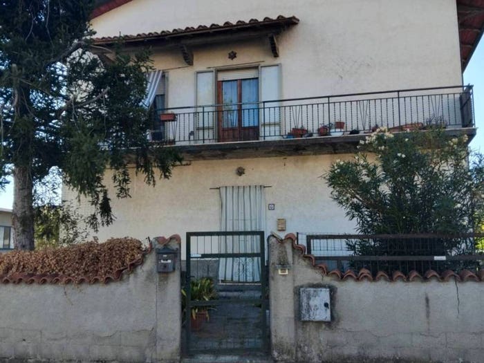 Casa quadrilocale in vendita in VIA LICIO NENCETTI, Soci, Bibbiena