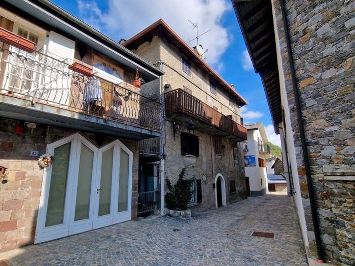 Appartamento trilocale in vendita in Via Dosso, Aprica