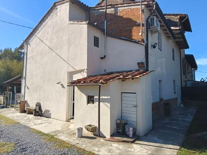 Casa con 6 locali in vendita in Fucecchio