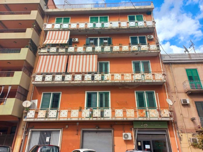 Appartamento quadrilocale in vendita in Via Santa Cecilia, Battisti Avignone, Messina