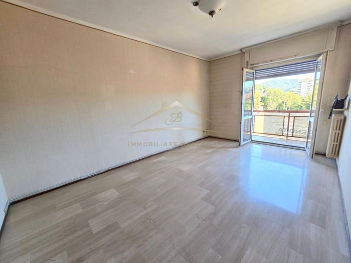 Appartamento trilocale in vendita in Via delle Fontane, Centro, Borgosesia