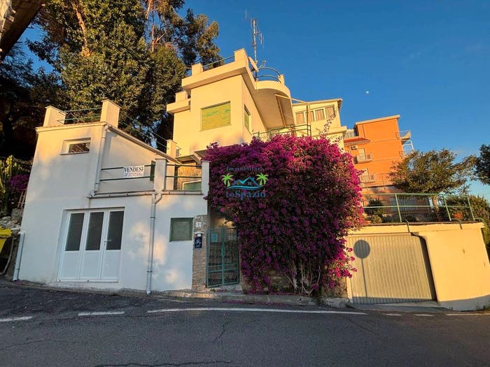 Casa con 6 locali in vendita in Via Trinacria, Marina Di Andora, Andora