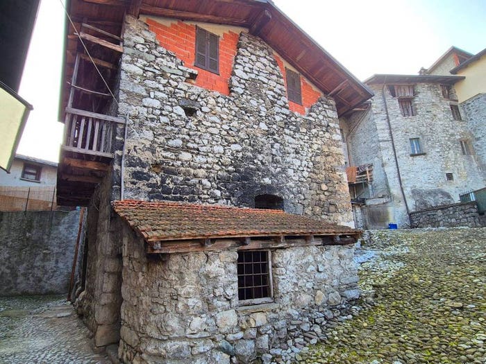 Casa trilocale in vendita in Via Brugnolo, Centro, Ono San Pietro