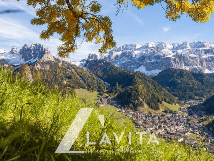 Appartamento trilocale in vendita in Via Meisules, La Poza, Selva di Val Gardena