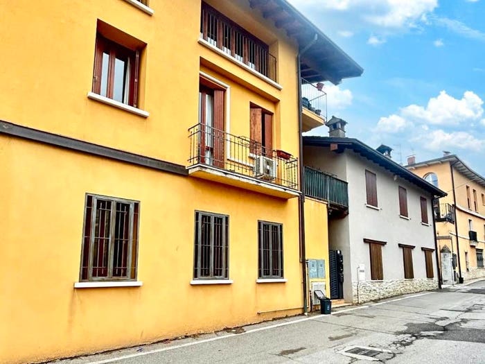 Appartamento trilocale in vendita in Via Monteclana, Centro, Nave