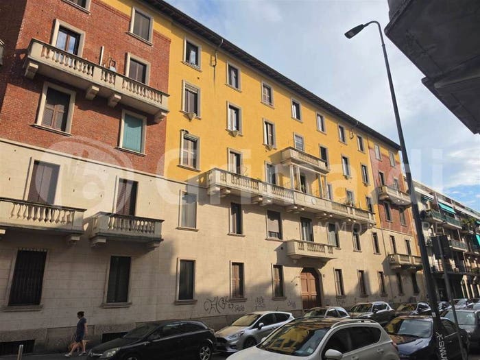 Appartamento trilocale in vendita in Via Belinzaghi, Farini, Milano