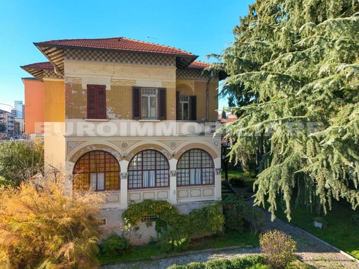 Casa con 6 locali in vendita in via Bazzini, Porta Venezia, Brescia