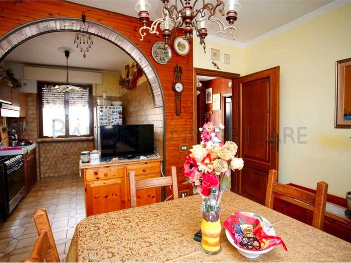 Casa con 6 locali in vendita in via tinelli, Castagnola, Massa