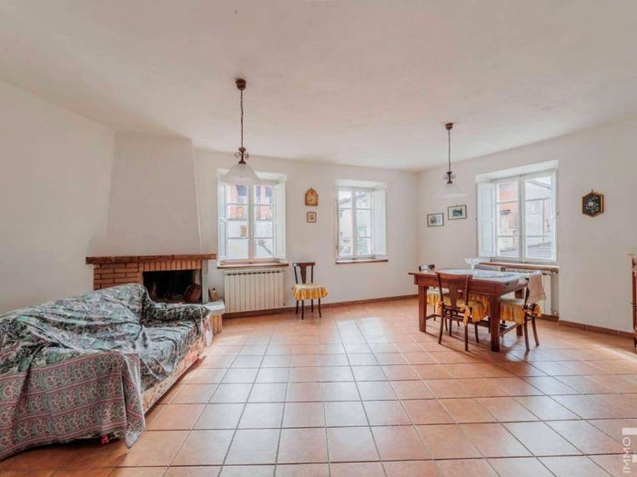 Casa con 6 locali in vendita in SP, Villa Collemandina