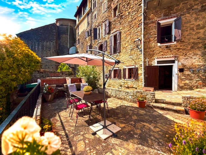 Appartamento con 5 locali in vendita in Via Miramonti, Perinaldo